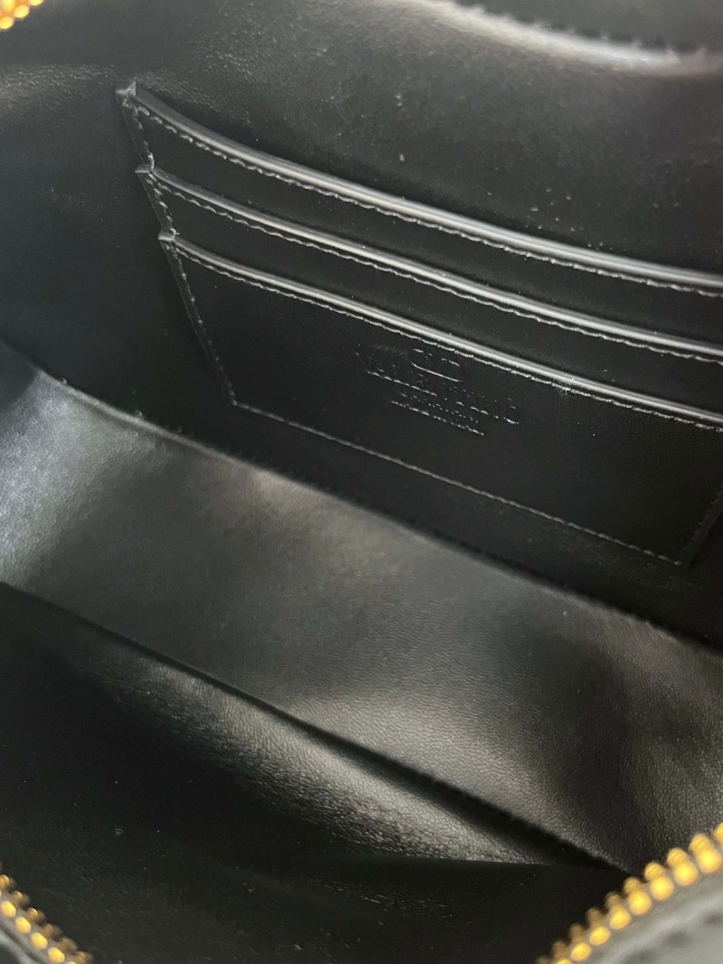 Va1e*ntin0 satchel bag